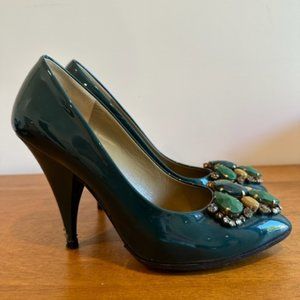 YSL Yves Saint Laurent Patent Jeweled Heels/Pumps Emerald Green 38/8